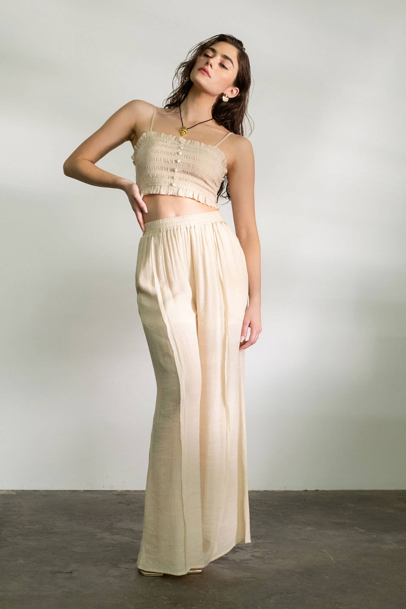 Alternative Front View HIGH WAIST WIDE LEG PINTUCK PANTS: LIGHT TAUPE Blu Pepper