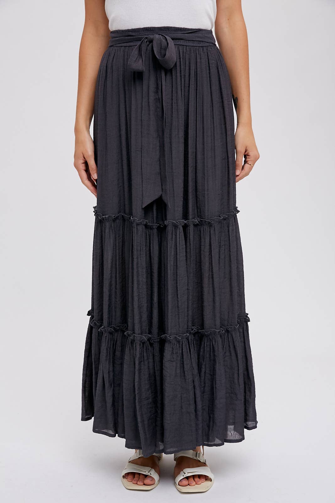 TIERED RUFFLE FLOWY MAXI SKIRT: ASH / L Bluivy