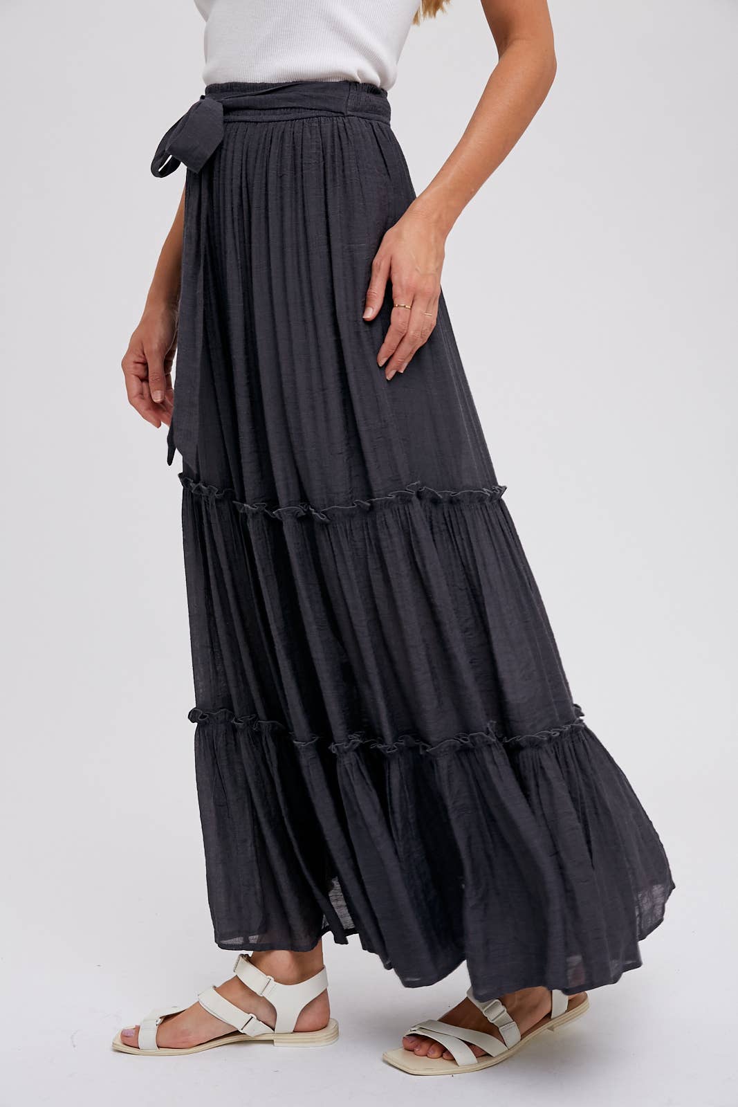 TIERED RUFFLE FLOWY MAXI SKIRT: ASH / L Bluivy