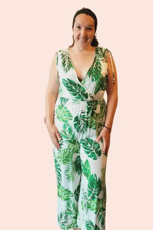 Women's Tropical Print Jumpsuit With Green Leaves En Crème Jumpsuit